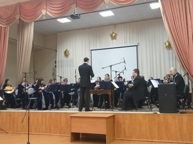 1 марта в актовом зале МБОУ СШ№70 состоялся праздничный концерт, посвящённый 8 марта. 