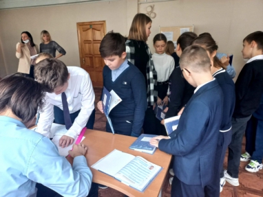 29 октября в нашей школе состоялись выборы Президента ученического самоуправления МБОУ СШ N70. 