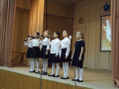 1 октября в актовом зале МБОУ СШ №70 состоялся концерт, посвященный Дню пожилого человека