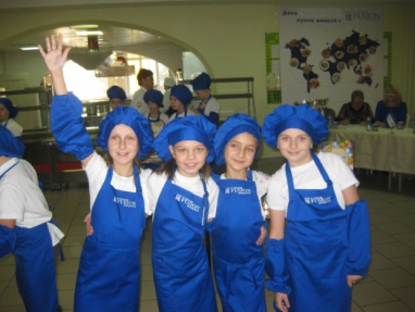 21 октября на базе МБОУ СШ №70 проходило Кулинарное шоу-конкурс «Лучший мамин помощник!»